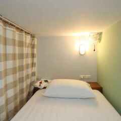 Barn And Bed Hostel Бангкок комната для гостей фото 3