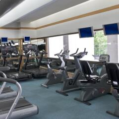 Royal Orchid Sheraton Hotel & Towers фитнесс-зал фото 2