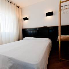 Отель Hostal Athenas комната для гостей фото 3