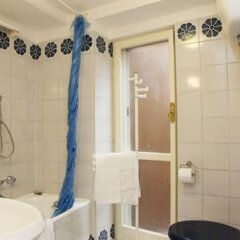 Отель Le Residenze Romane Италия, Рим - отзывы, цены и фото номеров - забронировать отель Le Residenze Romane онлайн ванная фото 2