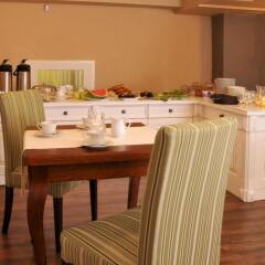 Отель American House Hennela