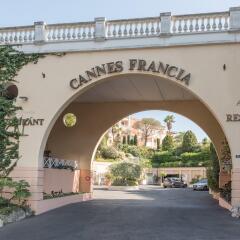 Отель Pierre & Vacances Residence Cannes Villa Francia Франция, Канны - отзывы, цены и фото номеров - забронировать отель Pierre & Vacances Residence Cannes Villa Francia онлайн вид на фасад