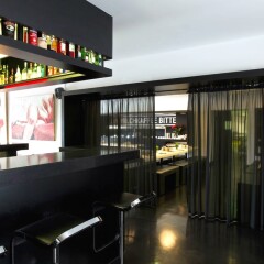 Hotel Gat Point Charlie гостиничный бар