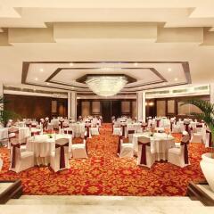 Отель The Claridges New Delhi