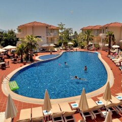 The Blue Lagoon Deluxe Hotel бассейн фото 3