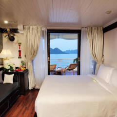Отель The Au Co Cruise - Managed by Bhaya Cruise сейф в номере
