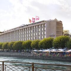Отель Mandarin Oriental, Geneva Швейцария, Женева - отзывы, цены и фото номеров - забронировать отель Mandarin Oriental, Geneva онлайн приотельная территория фото 2