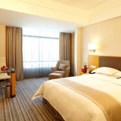 Отель Ramada Plaza Shanghai Pudong Airport Китай, Шанхай - отзывы, цены и фото номеров - забронировать отель Ramada Plaza Shanghai Pudong Airport онлайн комната для гостей фото 5