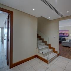 Отель J5 Villas Holiday Homes - Barsha Gardens интерьер отеля