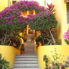 Hotel Villas Amarillas