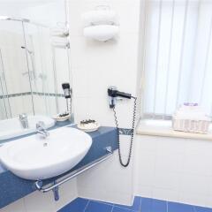 Отель Best Western Prima Hotel Wroclaw Польша, Вроцлав - 1 отзыв об отеле, цены и фото номеров - забронировать отель Best Western Prima Hotel Wroclaw онлайн ванная фото 2