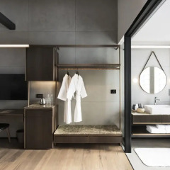 The Warehouse Hotel сейф в номере