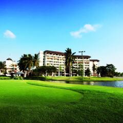 Отель Summit Windmill Golf Residence спортивное сооружение