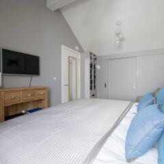 Отель Chic 2 Bedroom Garden House in Dalston комната для гостей