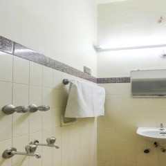 Отель SPOT ON 62694 Hotel Maruthi Индия, Айодхияпатинам - отзывы, цены и фото номеров - забронировать отель SPOT ON 62694 Hotel Maruthi онлайн ванная