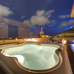 Отель Melia Genova бассейн
