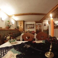 Отель Dobrikovskata Guest House Чепеларе бассейн