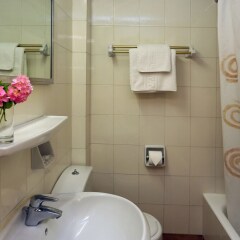 Отель Paradise Hotel Corfu Греция, Корфу - отзывы, цены и фото номеров - забронировать отель Paradise Hotel Corfu онлайн ванная фото 2