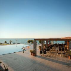 Ariadne Beach Hotel бассейн
