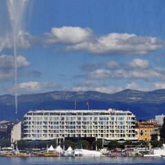 Отель Fairmont Grand Hôtel Genève Швейцария, Женева - 1 отзыв об отеле, цены и фото номеров - забронировать отель Fairmont Grand Hôtel Genève онлайн пляж фото 2
