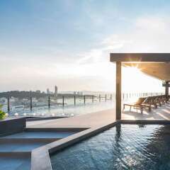 Отель Many Holiday The Base Condo Паттайя бассейн