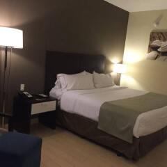 Отель Holiday Inn Express Panama комната для гостей фото 5