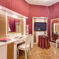 Отель Relais Fontana Di Trevi Рим удобства в номере