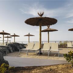 Отель Ambar Beach Испания, Эскинсо - отзывы, цены и фото номеров - забронировать отель Ambar Beach онлайн бассейн
