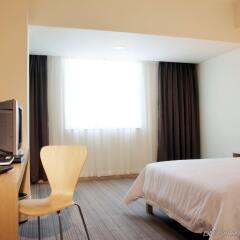 Отель Jinjiang Inn Style Dongguan Humen Huanghe Fashion City комната для гостей фото 2