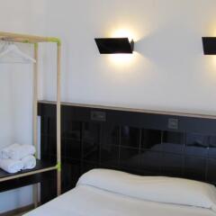 Отель Hostal Athenas комната для гостей фото 8
