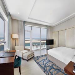 Отель DoubleTree by Hilton Dubai Jumeirah Beach 4* Люкс с различными типами кроватей