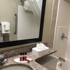 Отель Ramada Staten Island ванная фото 5
