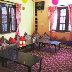 Отель Aroma Tourist Hostel Непал, Покхара - отзывы, цены и фото номеров - забронировать отель Aroma Tourist Hostel онлайн интерьер отеля фото 3
