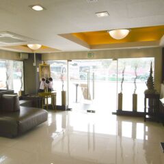 Отель The Green Bells New Petchburi интерьер отеля