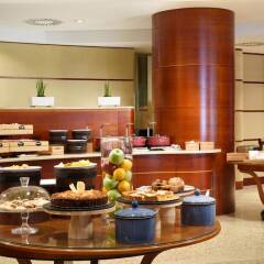 Отель UNAHOTELS Cusani Milano питание фото 3