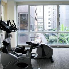 Отель FuramaXclusive Sathorn, Bangkok Бангкок фитнесс-зал фото 2