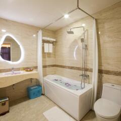 Hotel La Perle Hue ванная