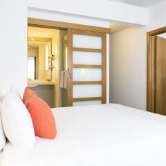 Отель Novotel Barcelona Cornella сейф в номере