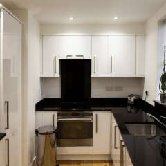 Отель 3 Bedroom House In Bayswater Лондон в номере