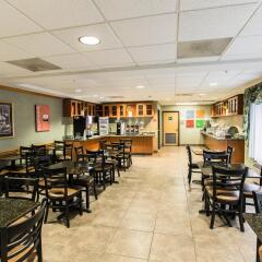Отель Comfort Suites Wilmington гостиничный бар