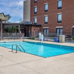 Отель Holiday Inn Express Columbus Downtown США, Колумбус - отзывы, цены и фото номеров - забронировать отель Holiday Inn Express Columbus Downtown онлайн с домашними животными