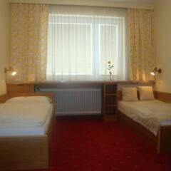 Отель Amadeus Pension комната для гостей фото 4