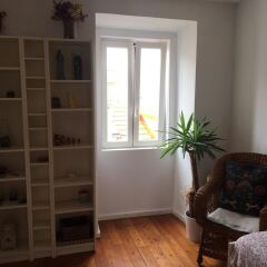 Апартаменты Campo de Ourique Cozy T1 Apartment Лиссабон комната для гостей фото 2