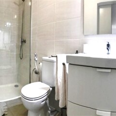 Отель House With one Bedroom in Porto da Cruz, With Enclosed Garden and Wifi Машику ванная