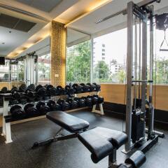 Отель Adelphi Grande Sukhumvit By Compass Hospitality Бангкок фитнесс-зал