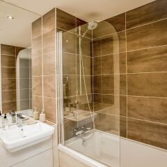 Отель Rethink Living - Luxury Brighton Marina ванная
