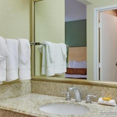 La Quinta Inn & Suites by Wyndham Roanoke Salem in Salem, United States of America from 123$, photos, reviews - zenhotels.com bathroom