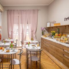Отель CF Rome Rooms питание