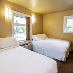 Отель Refresh Inn & Suites комната для гостей фото 2