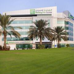 Отель Holiday Inn Express Dubai Airport ОАЭ, Дубай - - забронировать отель Holiday Inn Express Dubai Airport, цены и фото номеров спортивное сооружение